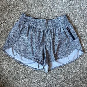 lululemon // tracker low-rise 4” shorts